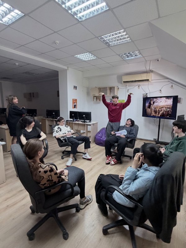 Эпоха героев в Young & Jew Teens